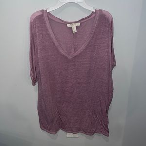 Nice condition casual tee. Can be dressed up or dressed down.